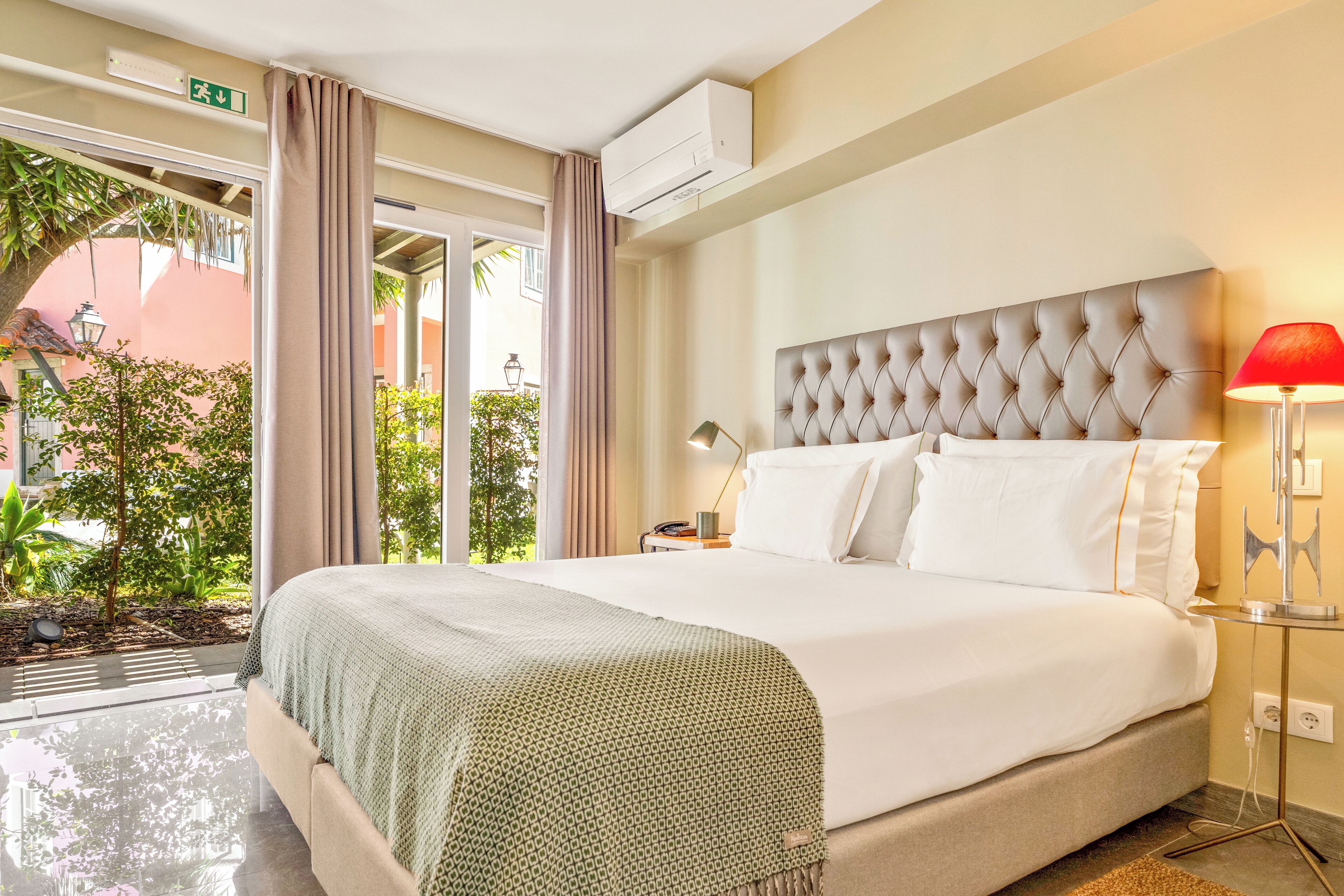 Double Room | Hypo-allergenic bedding, minibar, in-room safe, desk