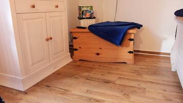 1 bedroom, desk, free WiFi