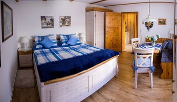 1 bedroom, desk, free WiFi