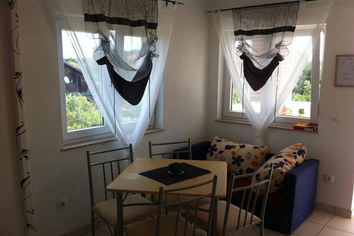 Apartment, 1 Bedroom (Blue) | In-room dining
