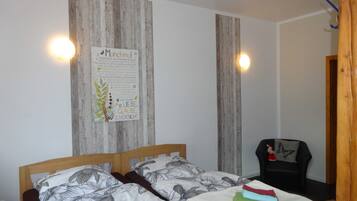 2 Schlafzimmer, Reisekinderbett, WLAN, BettwÀsche