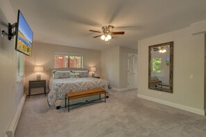 7 Schlafzimmer, Bügeleisen/Bügelbrett, Reisekinderbett, WLAN