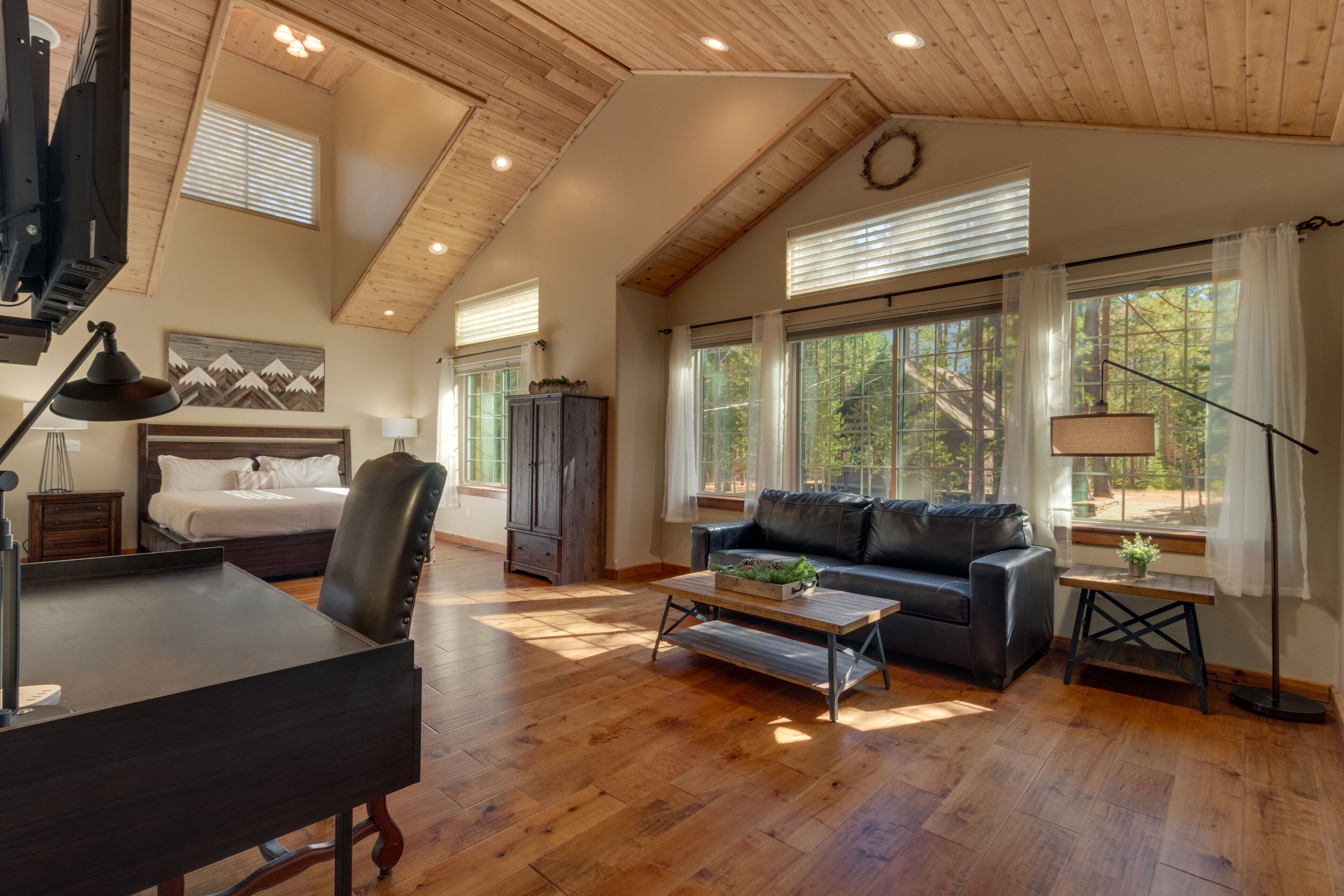 4 多间卧室、办公桌、熨斗/熨衣板、旅行婴儿床