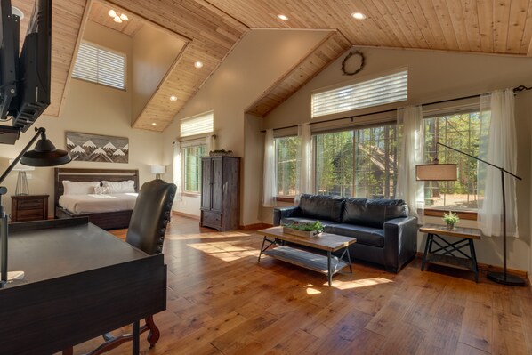 4 bedrooms, desk, iron/ironing board, travel cot