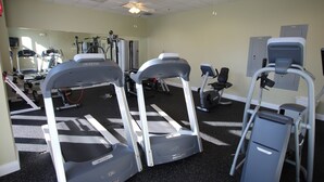A gym with treadmills, ellipticals, and other fitness equipment. - AD 1 2104, a spacious 2-bedroom condo in Destin, Fabulous views (Destin)