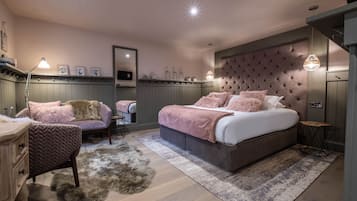 Hypo-allergenic bedding, in-room safe, individually decorated