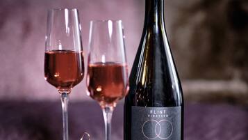 Honeymoon Room (Elderberry) | Champagne service