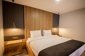 Executive Suite, Garden View, Corner | Premium bedding, minibar, in-room safe, individually decorated - Adresin Hotel (Edirne)