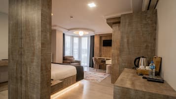 Junior Suite, City View, Corner | 2 bedrooms, premium bedding, minibar, in-room safe