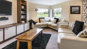 Basic Apartment, Ensuite, Golf View (Golf Apartment ) | Lounge