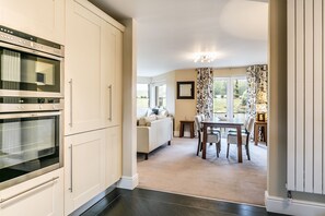 Basic Apartment, Ensuite, Golf View (Golf Apartment ) | Restaurant - Golf Apartment @ Carus Green (Kendal)