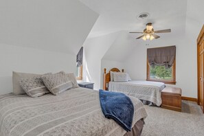 3 chambres, bureau, Wi-Fi, draps fournis