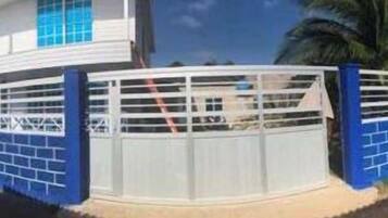 Fachada del alojamiento