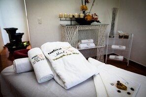 Massages aux pierres chaudes, massages prénataux, massages sportifs