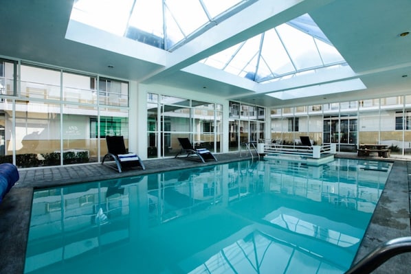 2 indoor pools, outdoor pool - Natural Suites Hotel- cerca de Africam Safari Valsequillo Puebla (Puebla)