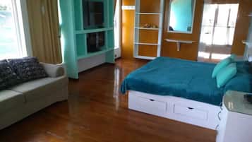 Deluxe Suite | 2 bedrooms, individually decorated, individually furnished