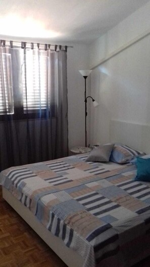 Free WiFi, bed sheets - Apartments Danica (Sibenik)