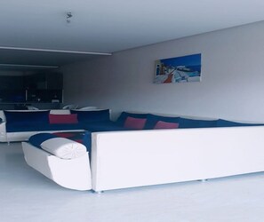 Nicht klassifiziertes Bild, 2 von 9, Schaltfläche