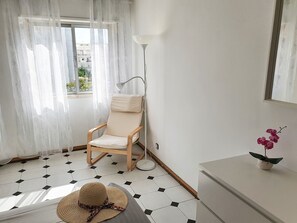 1 sovrum, strykjÀrn/strykbrÀda, gratis wi-fi och sÀngklÀder
