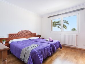 5 bedrooms, iron/ironing board, Internet, bed sheets - Villa ALZINA: Your dream retreat in Cala Millor (Cala Millor)