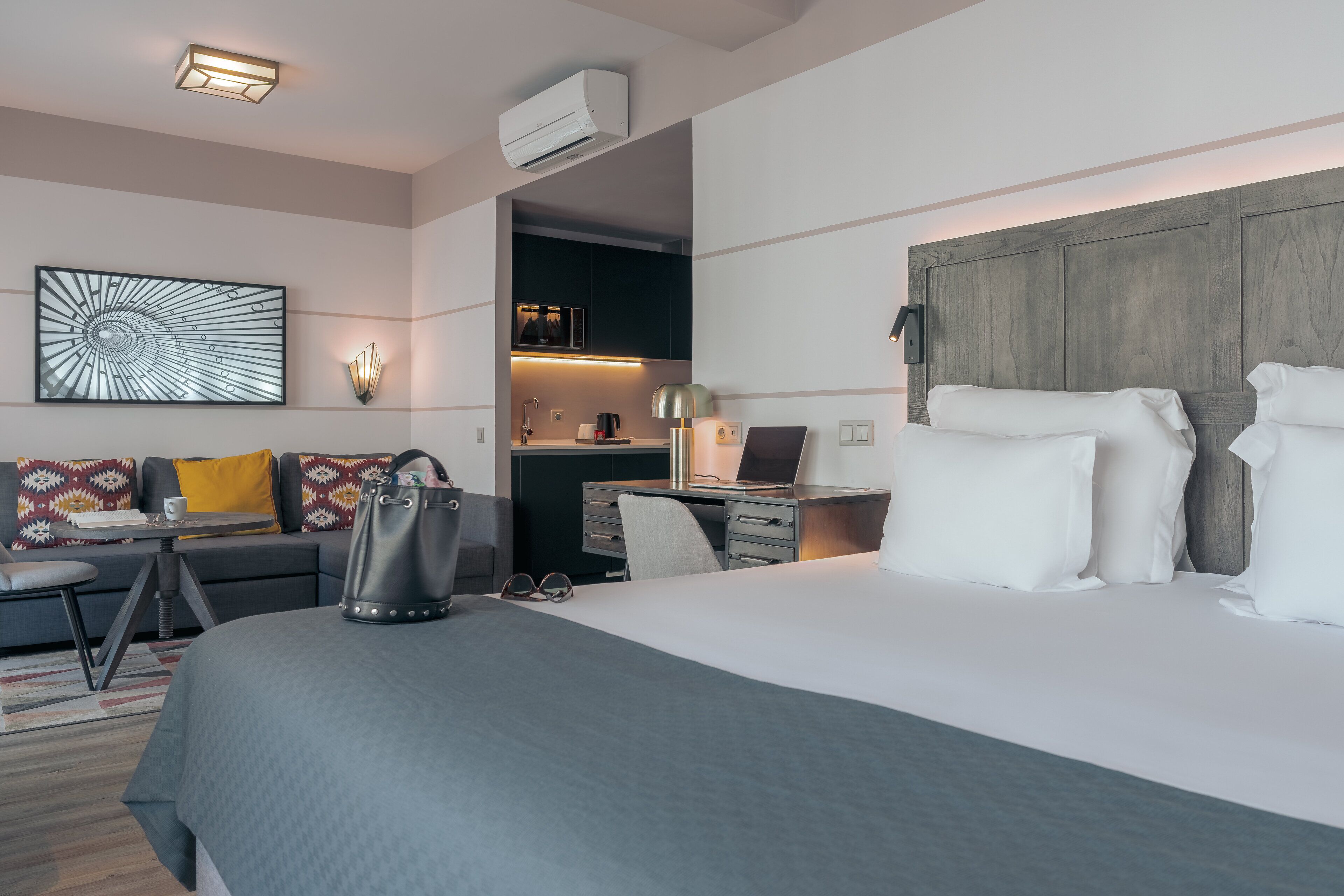 junior suite | private kitchenette | coffee/tea maker, electric kettle