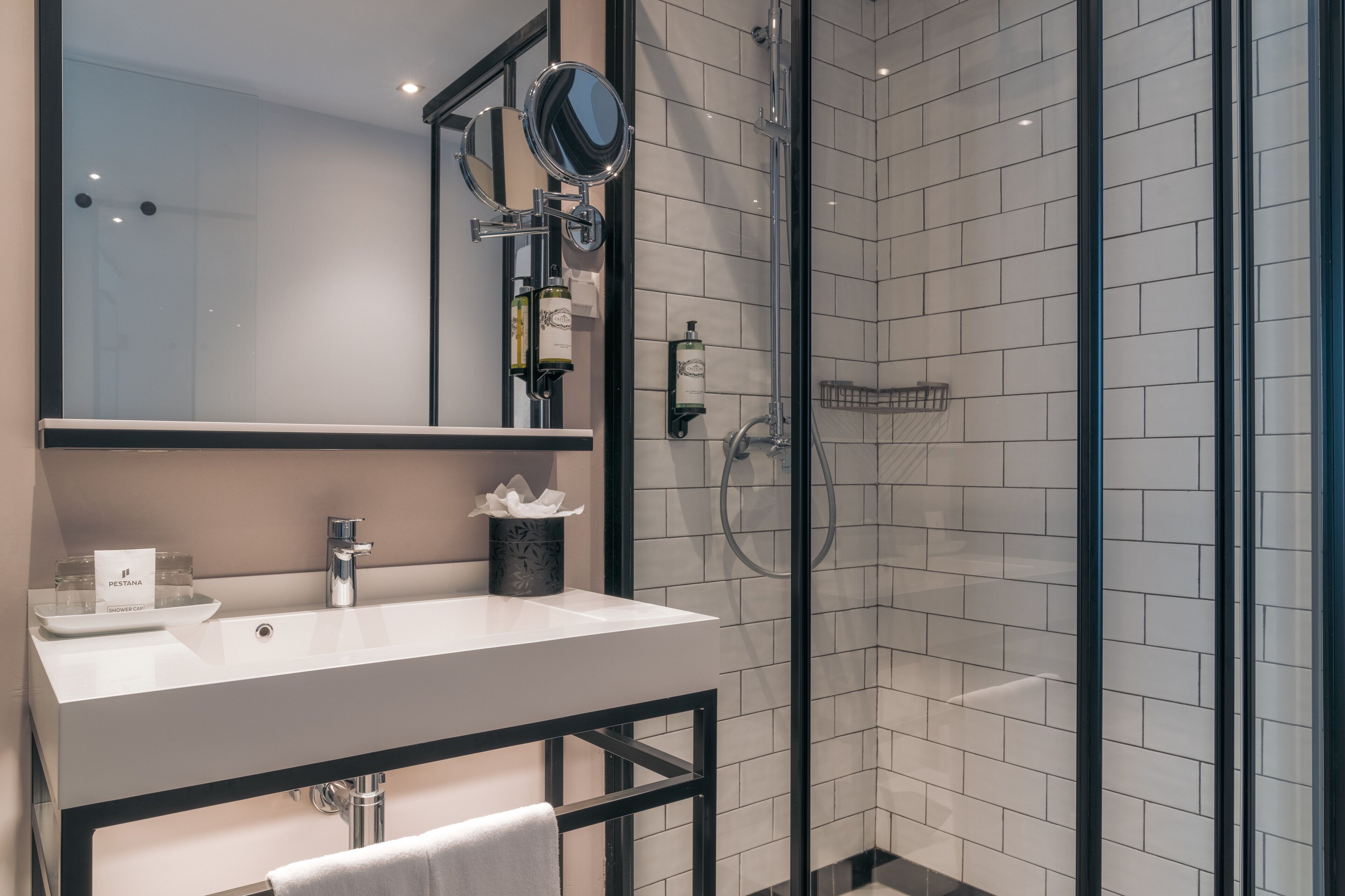 double room (vintage) | bathroom | shower, designer toiletries, hair dryer, towels