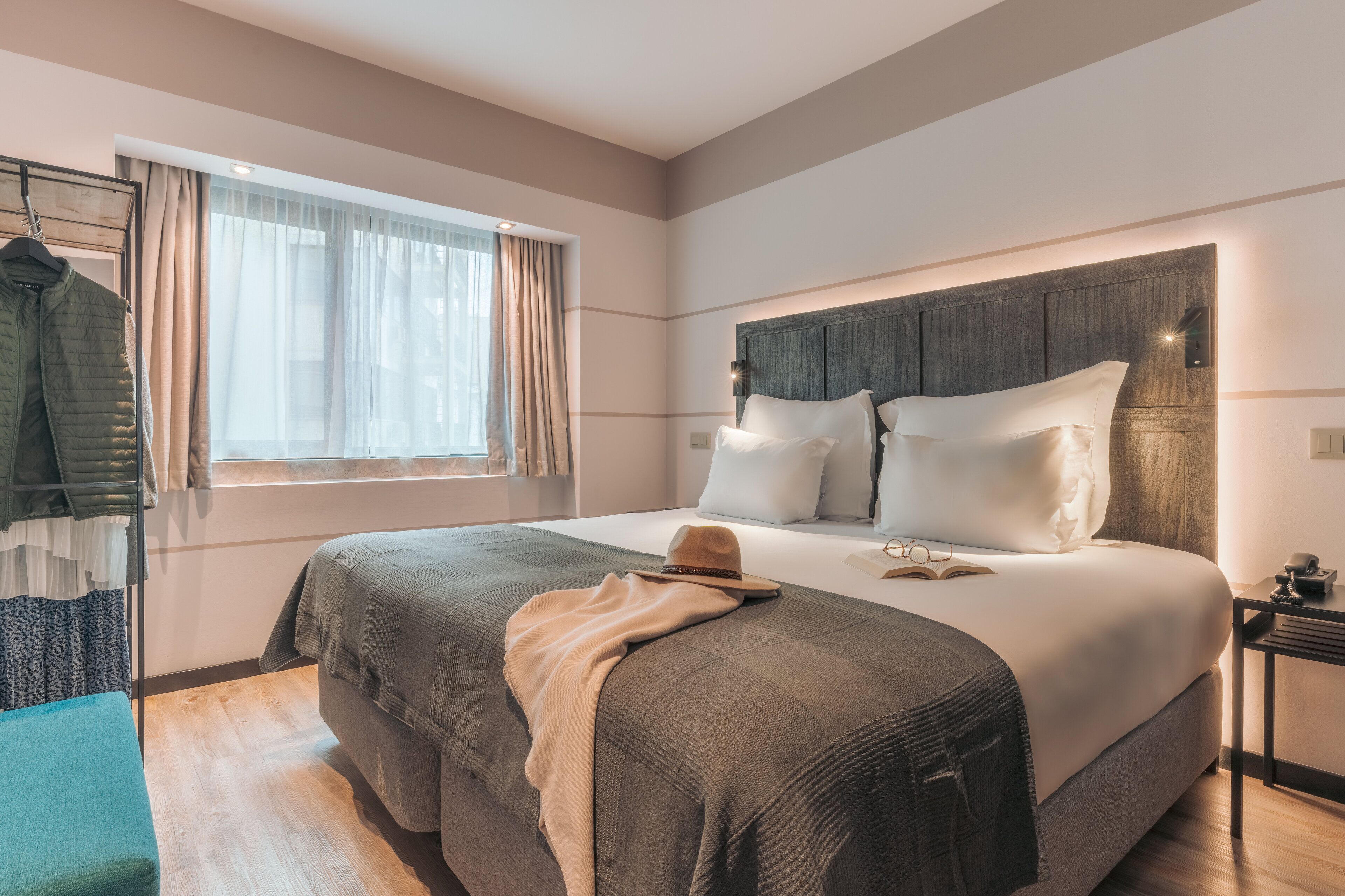 minibar, in-room safe, laptop workspace, blackout curtains