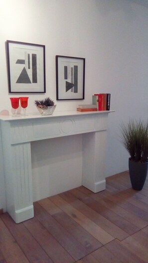 3 bedrooms, travel cot, WiFi, bed sheets