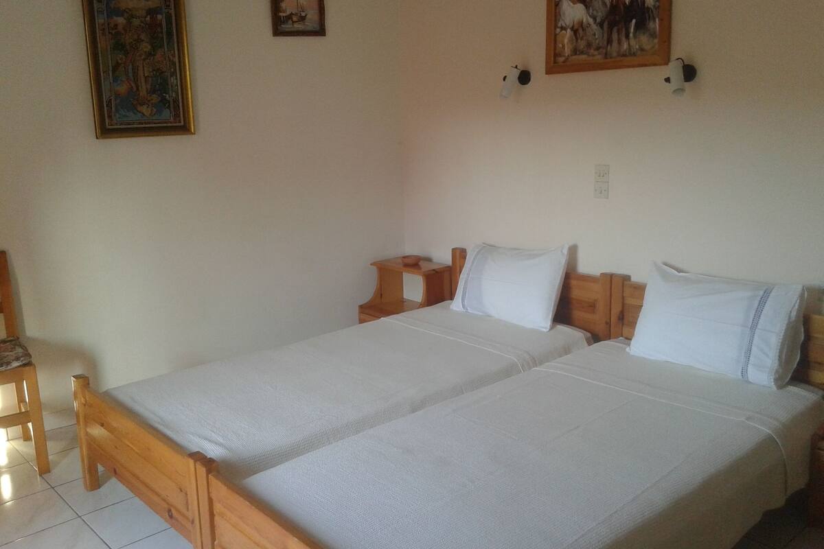 Double Room, 1 Bedroom | Desk