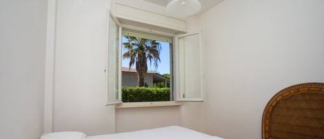 3 عدّة غرف نوم وملاءات أسرّة