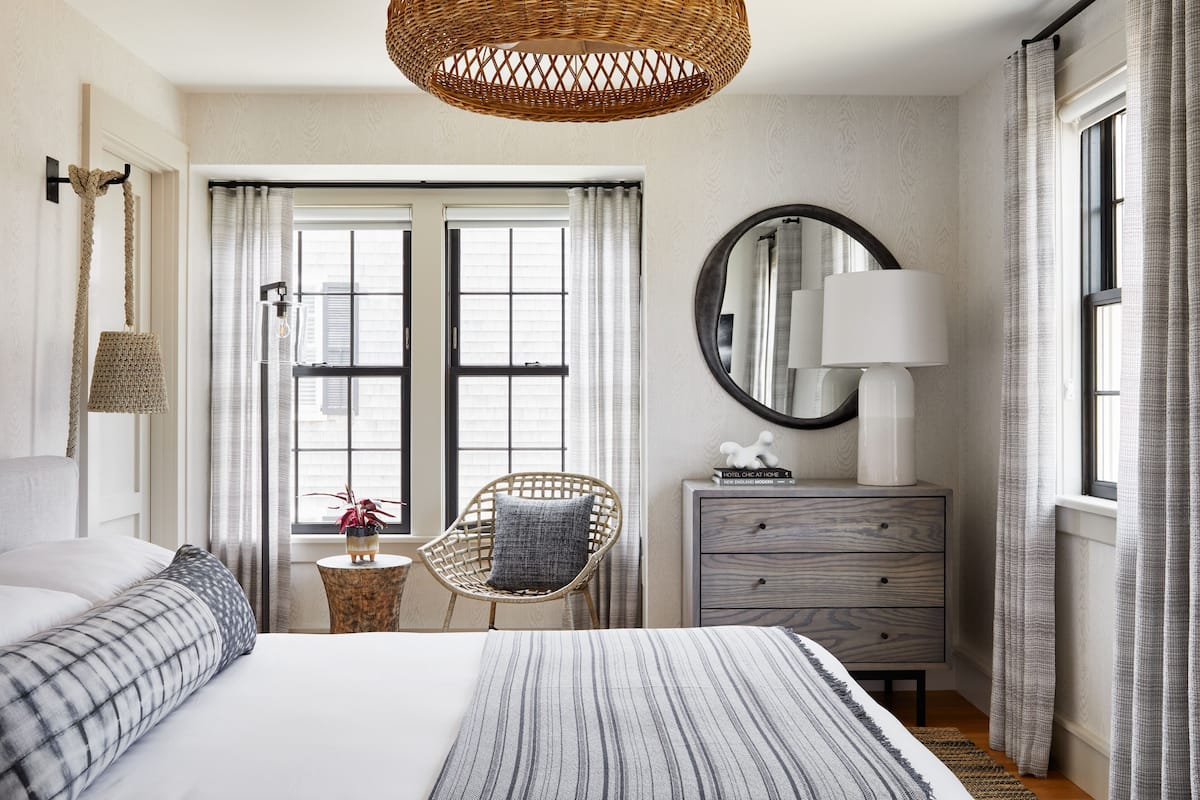Queen Room | Pillowtop beds, blackout drapes, iron/ironing board, WiFi (free)