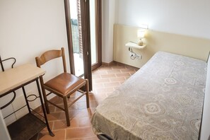 3 bedrooms, bed sheets