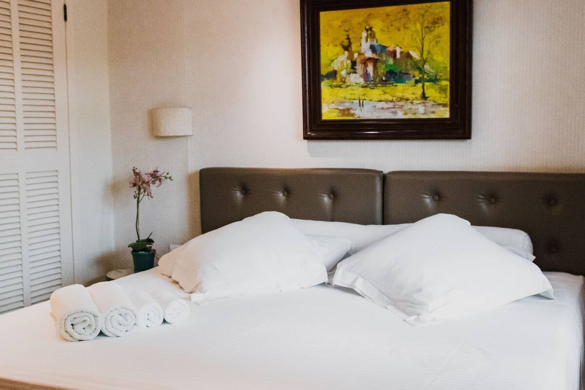 Economy Room | Minibar, in-room safe, WiFi (free)