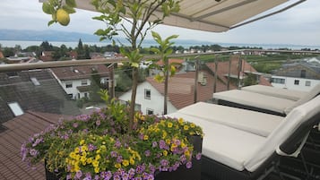 Sun deck