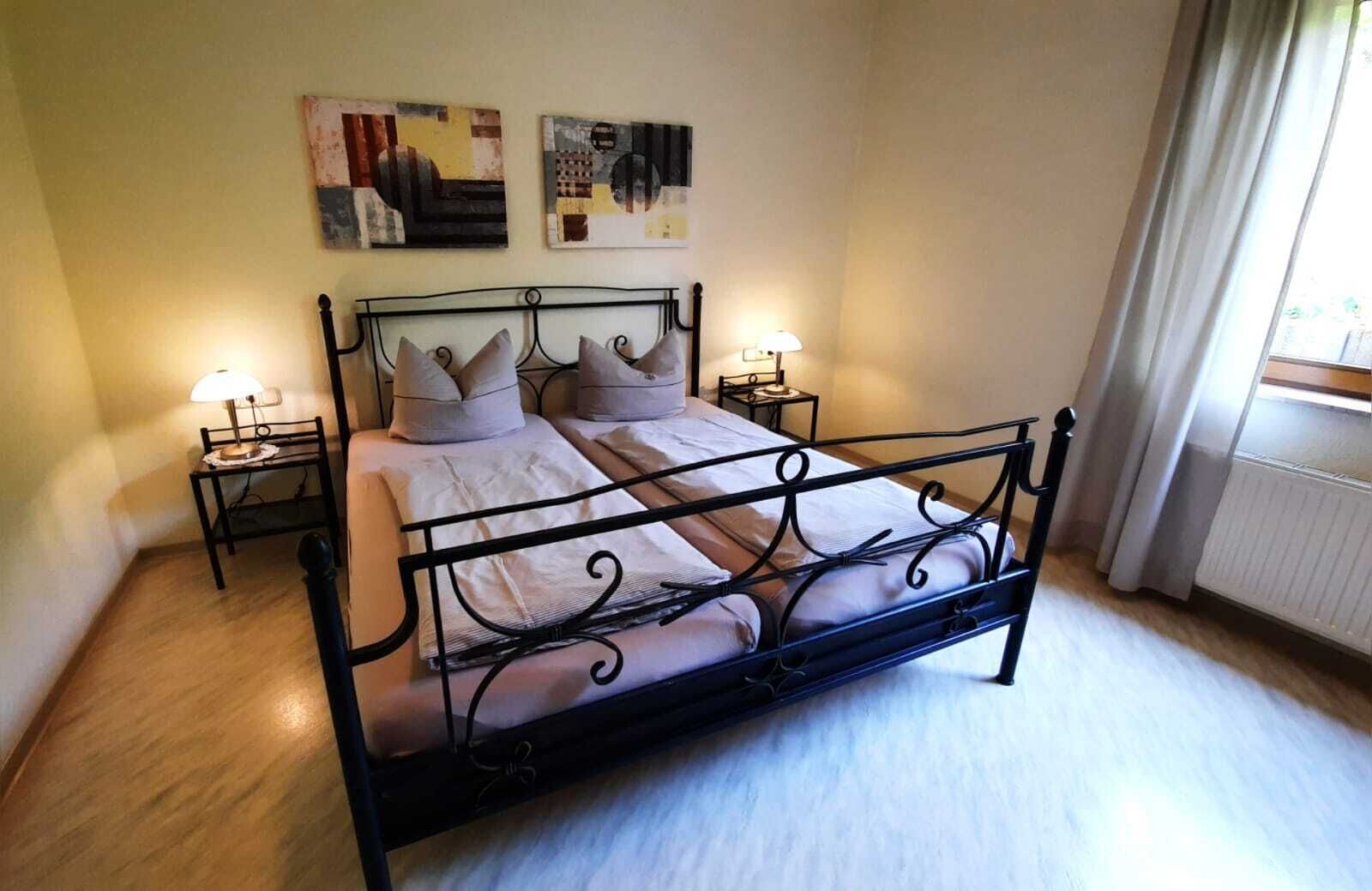 3 chambres, fer et planche à repasser, lit parapluie, Wi-Fi gratuit