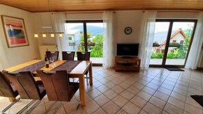 Dining - Well-kept vacation home in the middle of the vineyards. Apartment 3, short vacation on request (Osann)