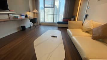 套房, 1 間臥室 | 羽絨被、迷你吧、房內夾萬、獨特設計