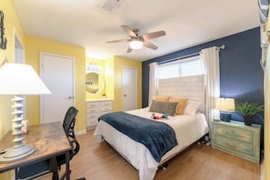 2 habitaciones, escritorio, tabla de planchar con plancha y wifi gratis