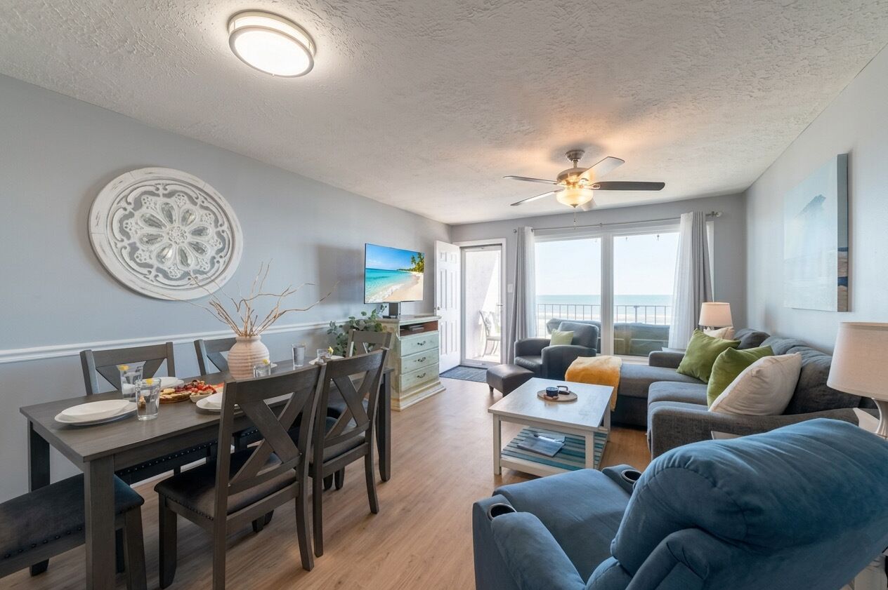 2-bedroom Condo On Galveston Seawall. Steps To The Beach - Galveston, TX