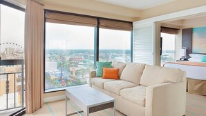 TV, DVD player - Ocean Front resort next to Myrtle Beach Sky Wheel! (Myrtle Beach)