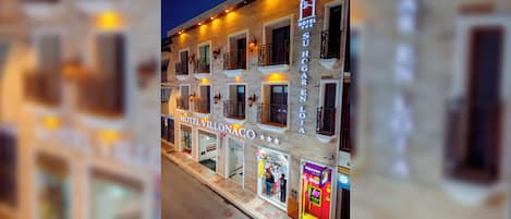 Fachada de la propiedad