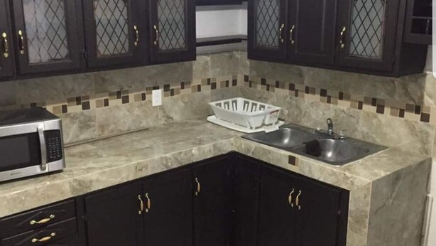 Microwave, blender, eco-friendly cleaning products, ice maker - apartamento linarex (Linares)