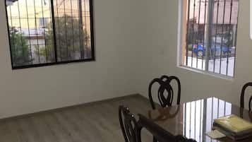 Business Apartment | In-room dining