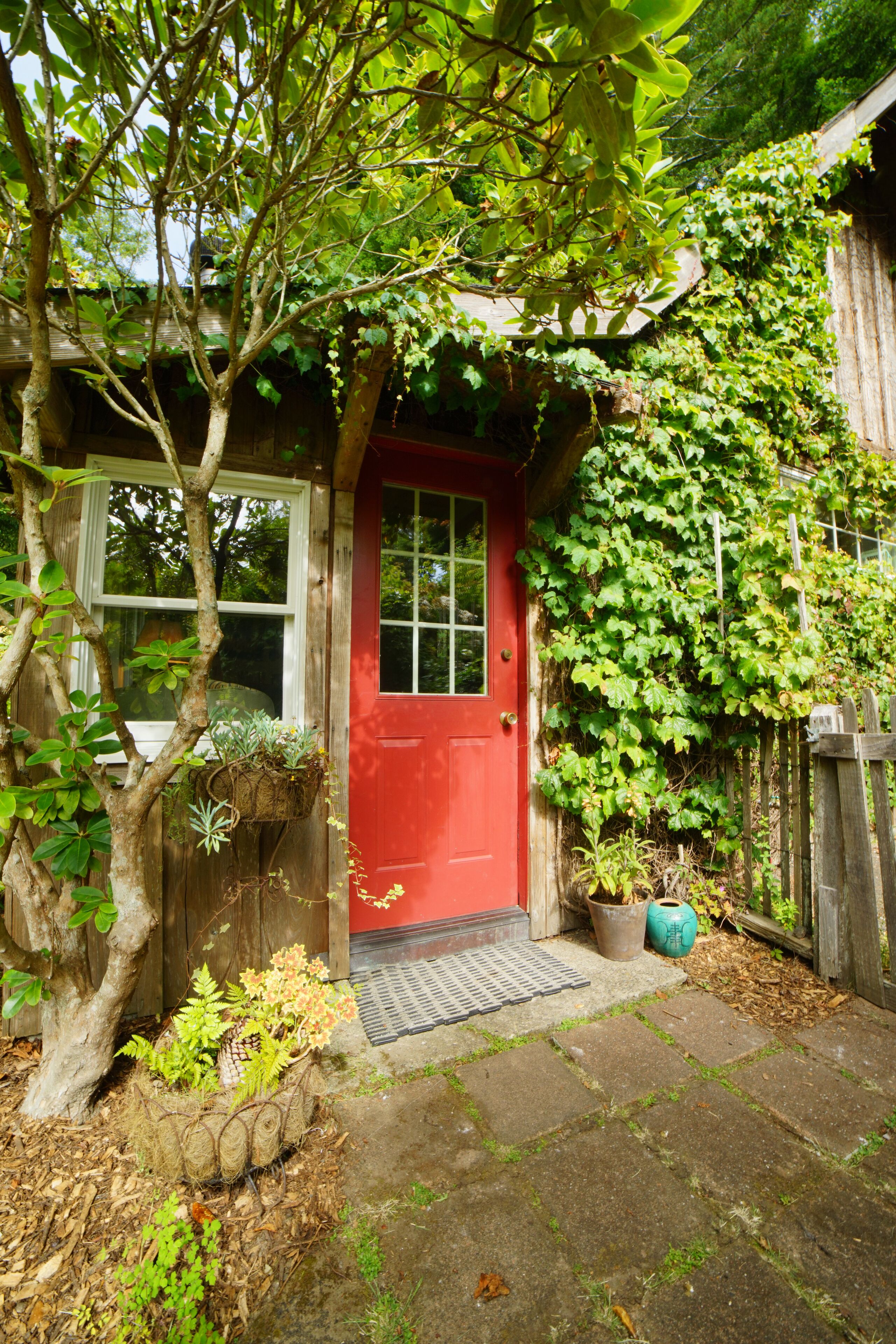 Entrance to the cottage 