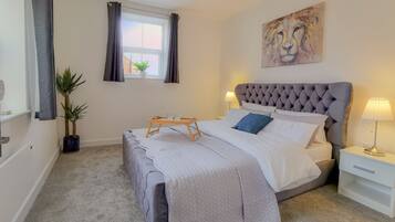 Deluxe Apartment, Private Bathroom, Garden View (olde windmill) | 1 bedroom