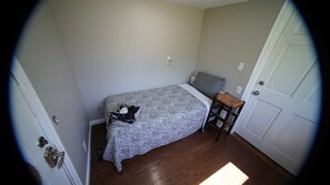 5 bedrooms, desk, iron/ironing board, free WiFi - Lots of beds, 2 bath. Only 10 minutes from downtown! (Nashville)