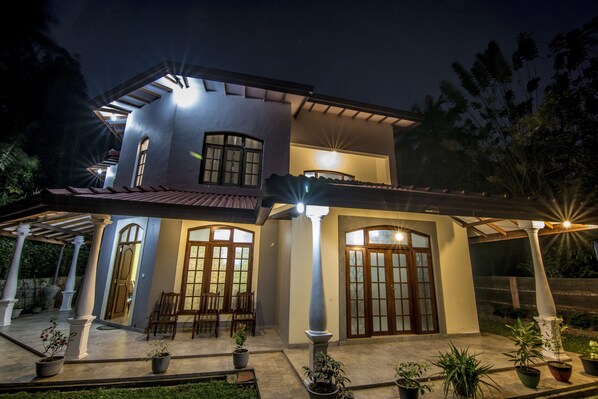 Front of property - Kandy Eco Paradise (Kandy)