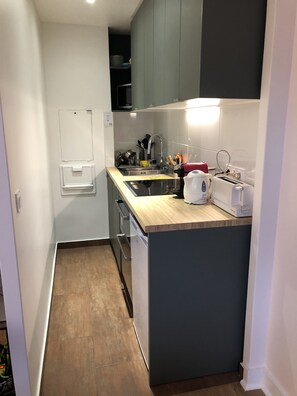 Microwave, oven, stovetop, dishwasher - Modern, confortable and beautiful flat in the center of Paris (Paris)