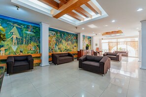 40-inch LED TV with satellite channels, TV - Hotel Maya Yucatán (Mérida)