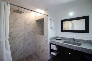 Shower, free toiletries, towels